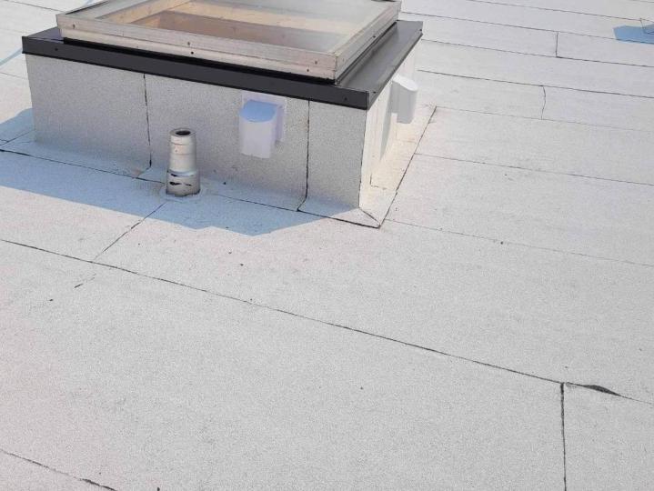 Elastomeric Flat Roof Installation Montreal's South Shore